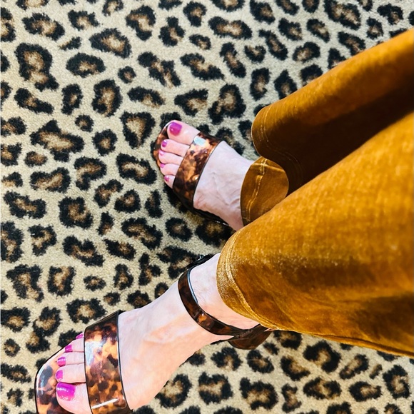 Hansen & Gretel Honey Mustard Velvet Flared Trousers - Picture 13 of 16